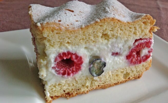 Rezept Leichte Beeren-Joghurt-Torte lowcarb und glutenfrei - Dr. Almond ...