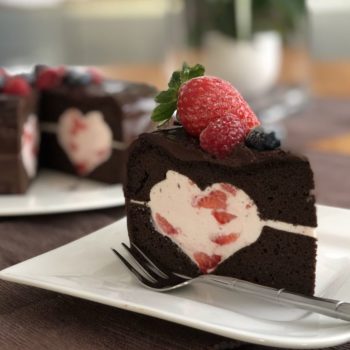 Rezept Schokoladentorte mit Erdbeer-Ricotta-Joghurt-Füllung lowcarb glutenfrei