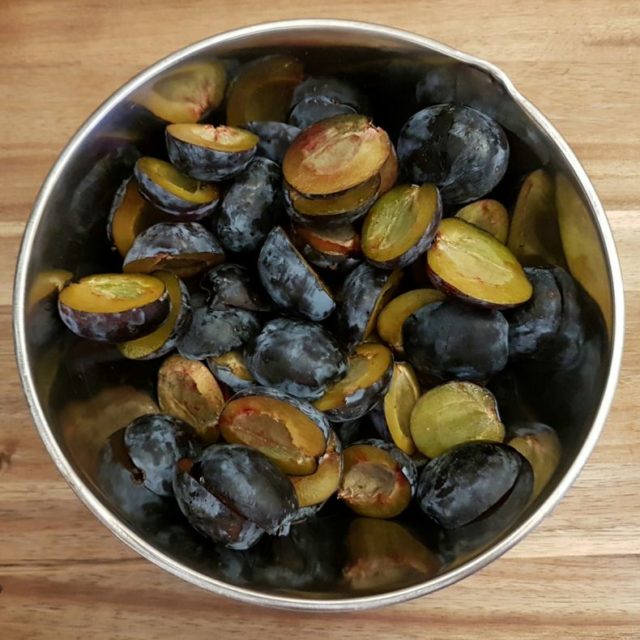 Rezept Rahm Mohn Zwetschgen-Pflaumen Gugelhupf lowcarb glutenfrei ...