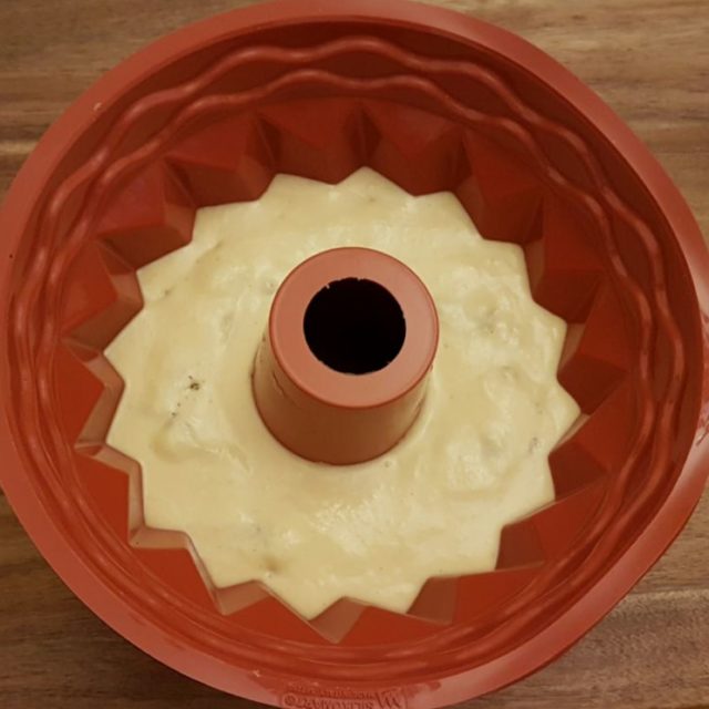 Rezept Rahm Mohn Zwetschgen-Pflaumen Gugelhupf lowcarb glutenfrei ...