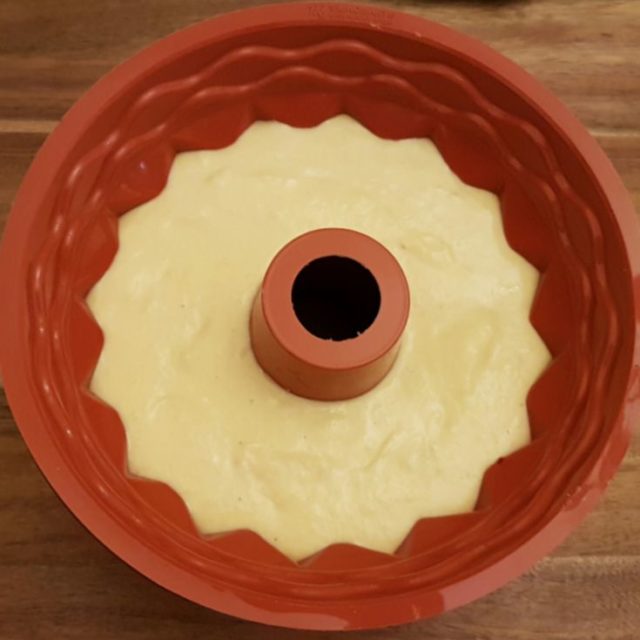 Rezept Rahm Mohn Zwetschgen-Pflaumen Gugelhupf lowcarb glutenfrei ...