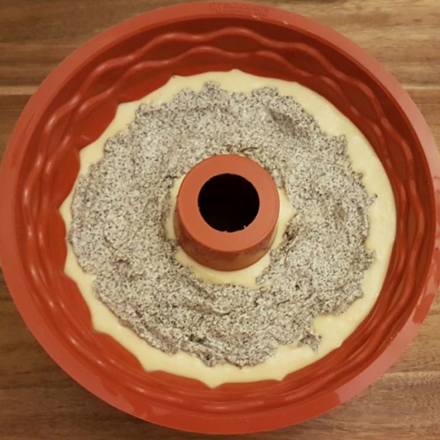 Rezept Rahm Mohn Zwetschgen-Pflaumen Gugelhupf lowcarb glutenfrei ...