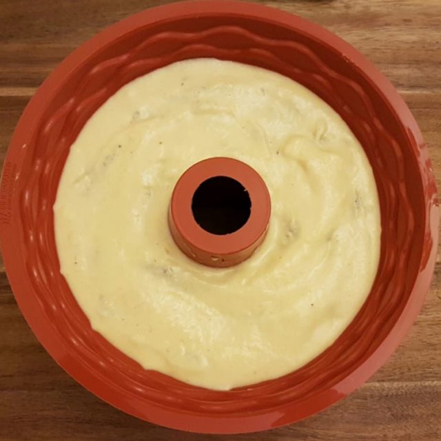 Rezept Rahm Mohn Zwetschgen-Pflaumen Gugelhupf lowcarb glutenfrei ...