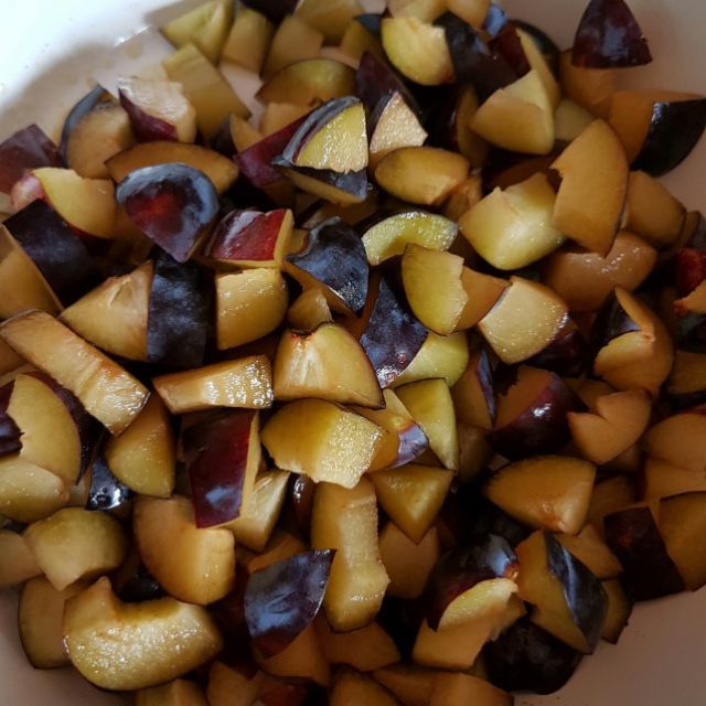 Rezept Quarkknödel aus dem Backrohr mit Zwetschgenpudding an ...