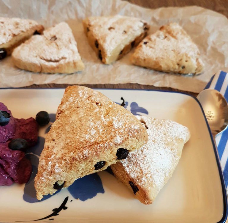 Rezept Heidelbeer Zitronen Scones mit Heidelbeerfrischkäse lowcarb ...