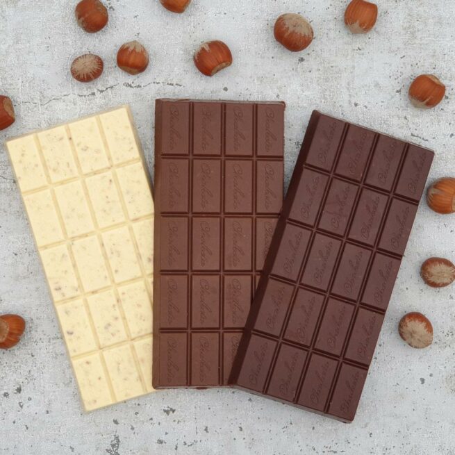 CHOKETO Low Carb & Keto Schokolade Bunter Mix HASELNUSS – 3 Tafeln – handgemacht – ohne Zuckerzusatz