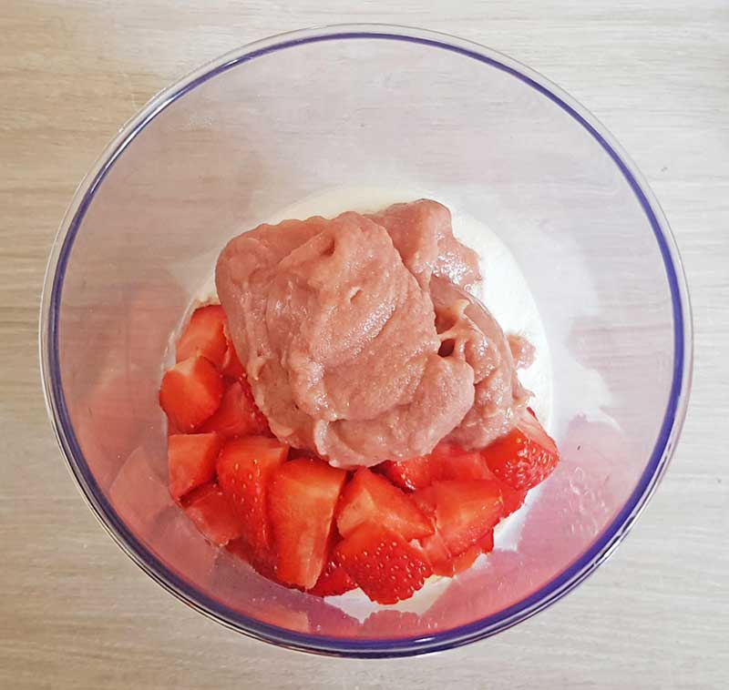 Rezept Erdbeer Rhababer Kollagenshake lowcarb glutenfrei