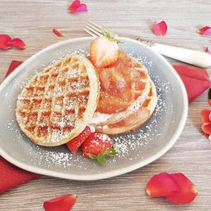 Rezept Quark Kollagen Waffeln mit Rhababerkompott