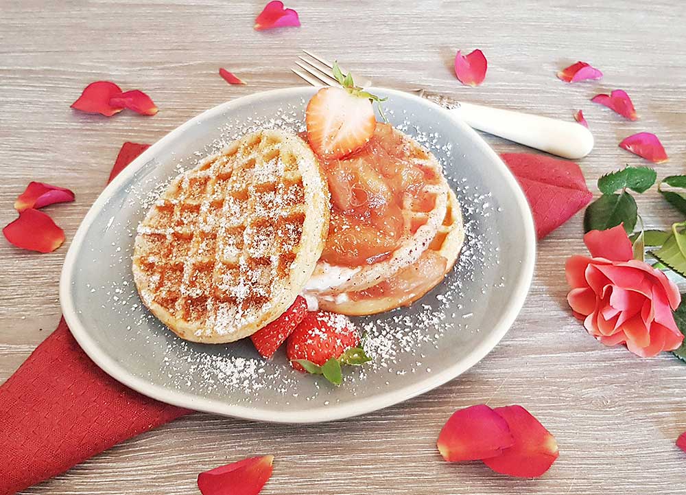 Rezept Quark Kollagen Waffeln mit Rhababerkompott