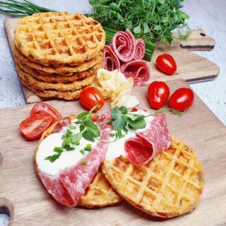 Rezept Hüttenkäse Salami Waffeln lowcarb glutenfrei keto