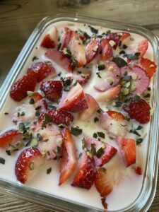 Rezept Erdbeer-Joghurt-Kuchenbowl lowcarb glutenfrei