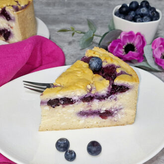 Rezept Hüttenkäse Blaubeer Cheesecake low-carb keto glutenfrei