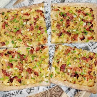 Rezept Sauerkraut Speck Flammkuchen low-carb keto glutenfrei