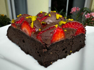 Rezept Brownies mit Erdbeeren und Schokolade low-carb keto glutenfrei